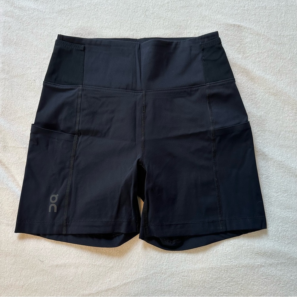 On cloud biker shorts